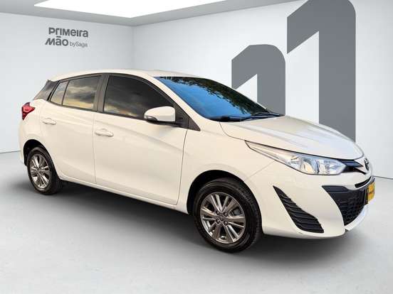 TOYOTA-YARIS-2021