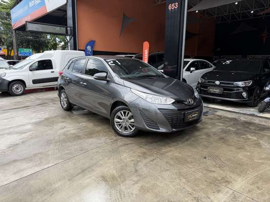 TOYOTA-YARIS-2021