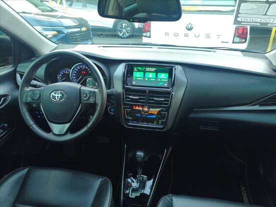 TOYOTA-YARIS-2023