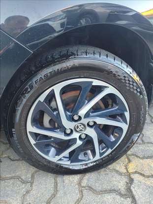 TOYOTA-YARIS-2023