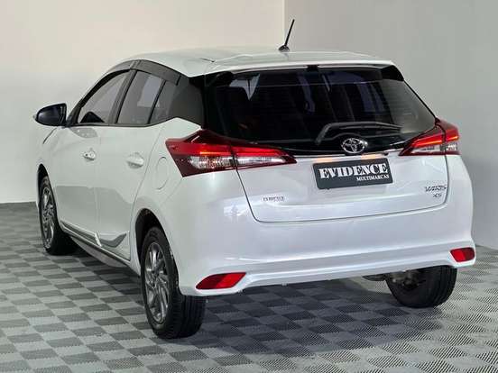 TOYOTA-YARIS-2022