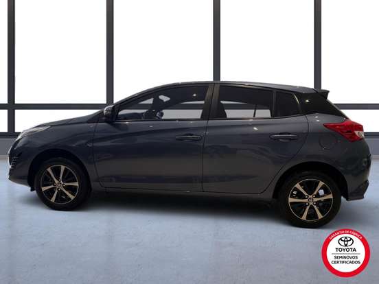TOYOTA-YARIS-2021