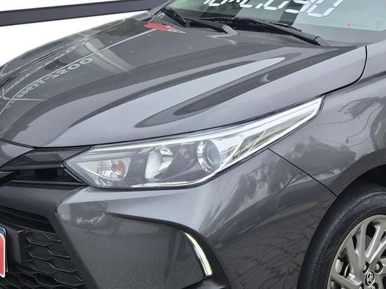 TOYOTA-YARIS-2024