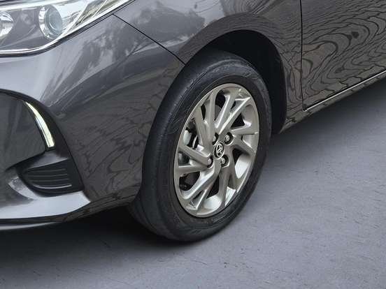 TOYOTA-YARIS-2024