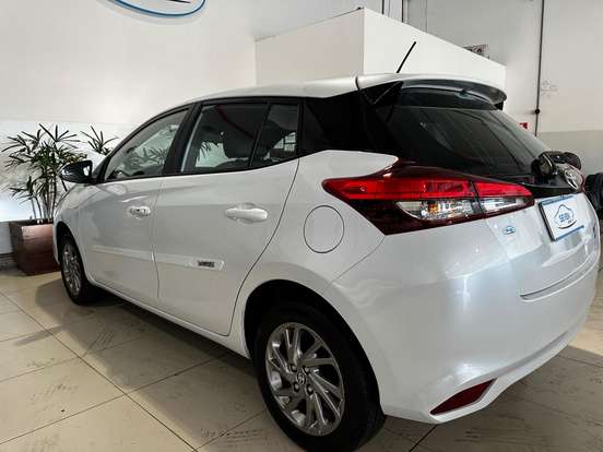 TOYOTA-YARIS-2023