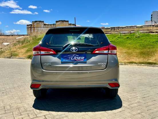 TOYOTA-YARIS-2018