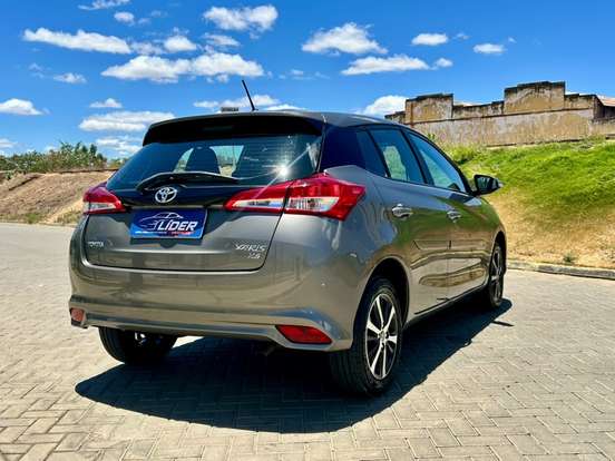 TOYOTA-YARIS-2018