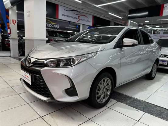 TOYOTA-YARIS-2023