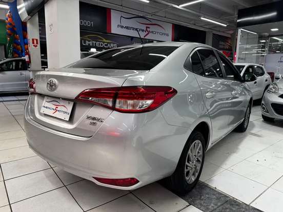 TOYOTA-YARIS-2023