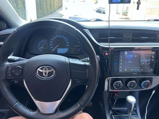 TOYOTA-COROLLA-1.8 GLI UPPER 16V FLEX 4P AUTOMÁTICO TOYOTA-COROLLA-2017