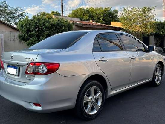 TOYOTA-COROLLA-2.0 XEI 16V FLEX 4P AUTOMÁTICO TOYOTA-COROLLA-2013