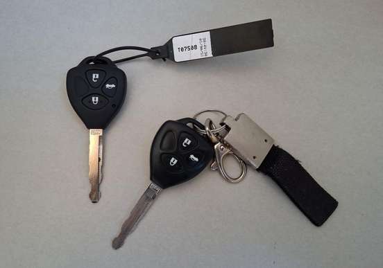 TOYOTA-COROLLA-2010