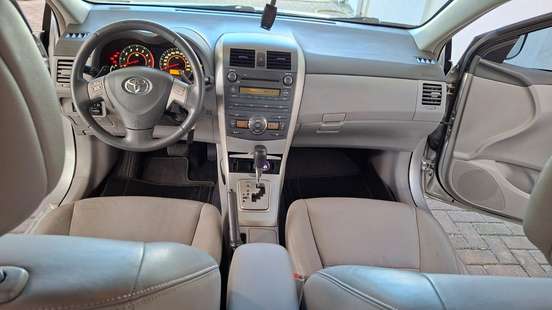 TOYOTA-COROLLA-2010