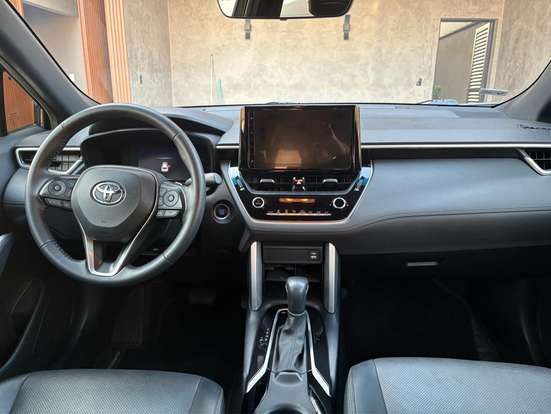 TOYOTA-COROLLA CROSS-2023