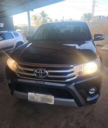 TOYOTA-HILUX-2017