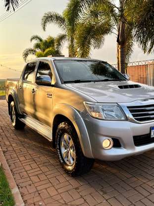 TOYOTA-HILUX-2014
