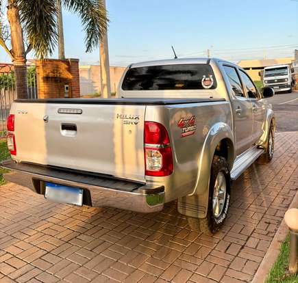 TOYOTA-HILUX-2014
