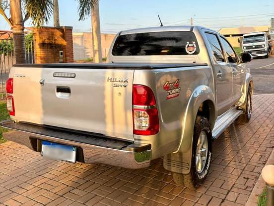 TOYOTA-HILUX-3.0 SRV TOP 4X4 CD 16V TURBO INTERCOOLER DIESEL 4P AUTOMÁTICO TOYOTA-HILUX-2014