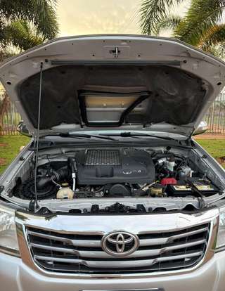 TOYOTA-HILUX-3.0 SRV TOP 4X4 CD 16V TURBO INTERCOOLER DIESEL 4P AUTOMÁTICO TOYOTA-HILUX-2014