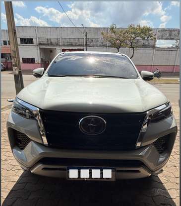 TOYOTA-HILUX SW4-2023