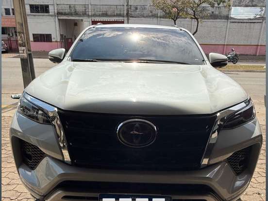 TOYOTA-HILUX SW4-2.8 D-4D TURBO DIESEL SRX 7L 4X4 AUTOMÁTICO TOYOTA-HILUX SW4-2023