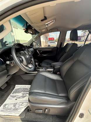 TOYOTA-HILUX SW4-2023