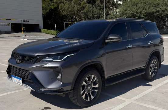 TOYOTA-HILUX SW4-2025