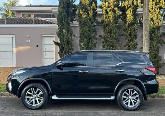 TOYOTA HILUX SW4 2.8 SRX 4X4 16V TURBO INTERCOOLER DIESEL 4P AUTOMÁTICO