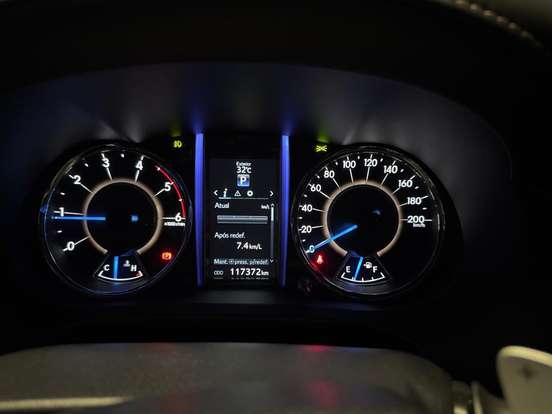 TOYOTA-HILUX SW4-2.8 SRX 4X4 7 LUGARES 16V TURBO INTERCOOLER DIESEL 4P AUTOMÁTICO TOYOTA-HILUX SW4-2017