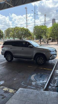 TOYOTA HILUX SW4 2.8 SRX DIAMOND 4X4 7 LUGARES 16V TURBO INTERCOOLER DIESEL 4P AUTOMÁTICO