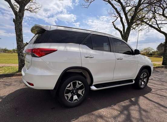 TOYOTA-HILUX SW4-2020