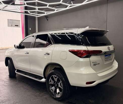 TOYOTA-HILUX SW4-2020