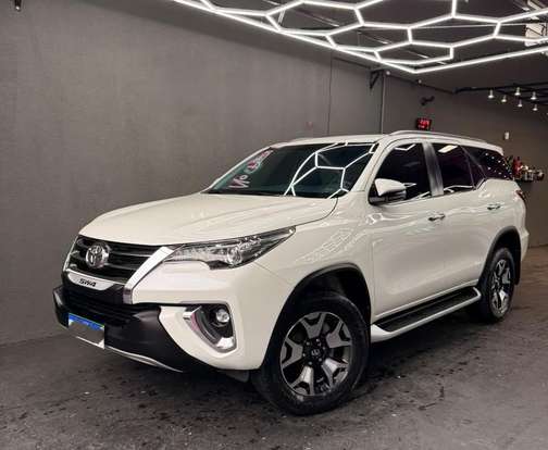 TOYOTA-HILUX SW4-2020