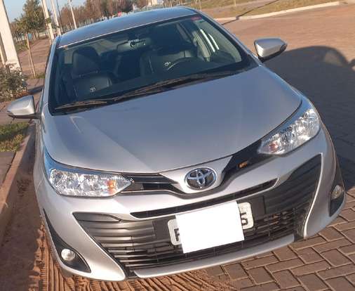 TOYOTA-YARIS-2018