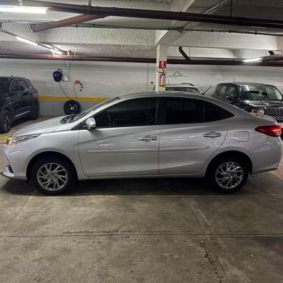 TOYOTA-YARIS-2024