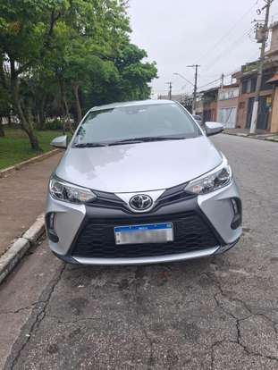 TOYOTA-YARIS-2023
