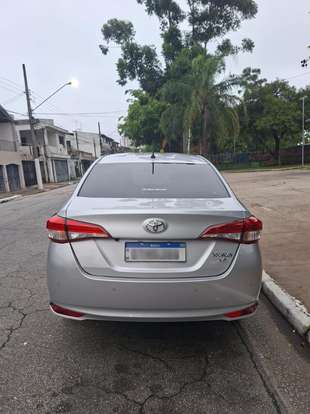 TOYOTA-YARIS-2023