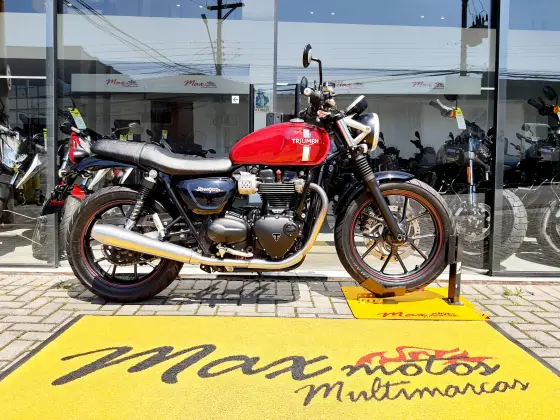 TRIUMPH STREET TWIN 