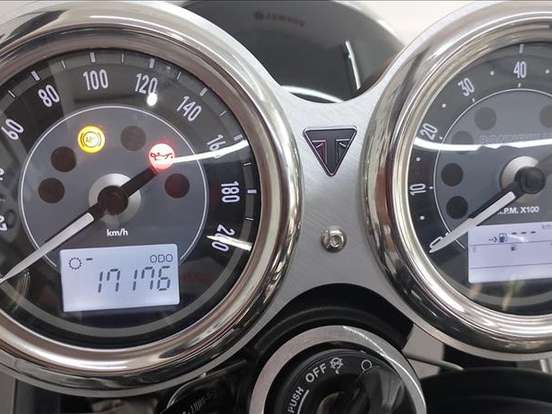 TRIUMPH-BONNEVILLE T100 900 TRIUMPH-BONNEVILLE T100 900-2021