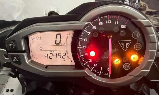 TRIUMPH-TIGER 800 XCX-2017
