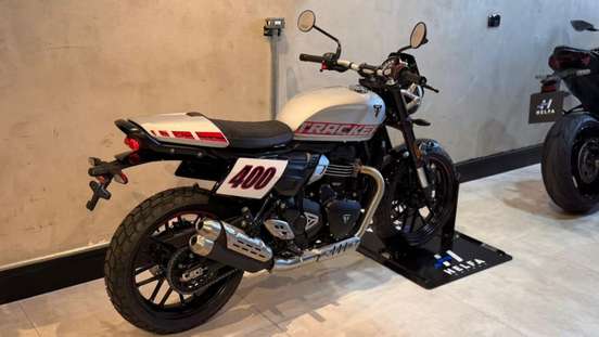 TRIUMPH-TRACKER 400-2026
