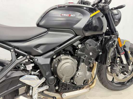 TRIUMPH-TRIDENT 660-2025