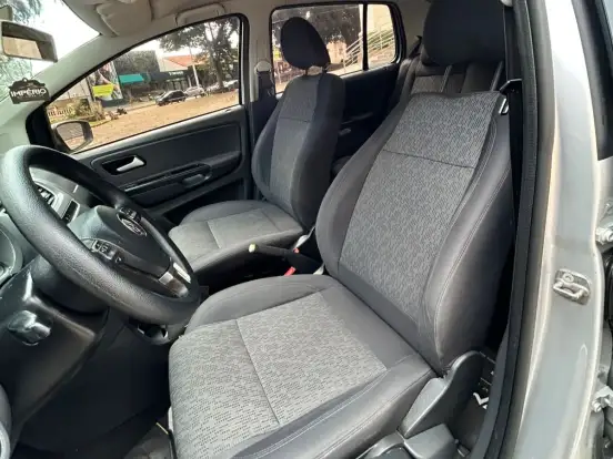VOLKSWAGEN-FOX-2013
