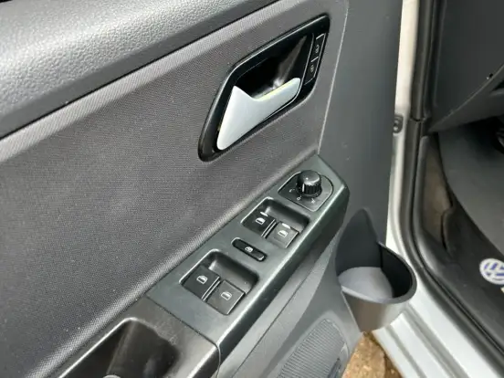 VOLKSWAGEN-FOX-2013