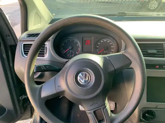 VOLKSWAGEN-FOX-2013