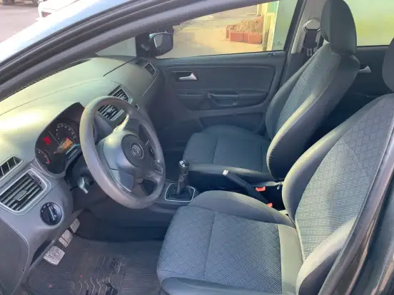 VOLKSWAGEN-FOX-2013