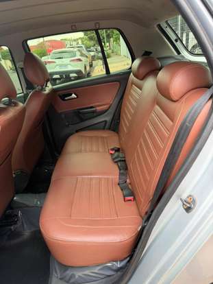 VOLKSWAGEN-FOX-2012