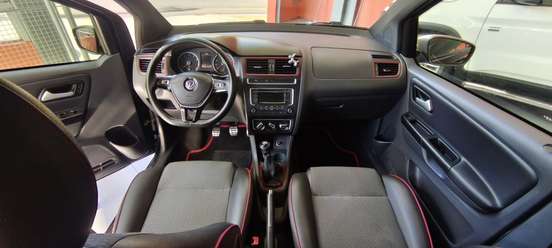 VOLKSWAGEN-FOX-2015