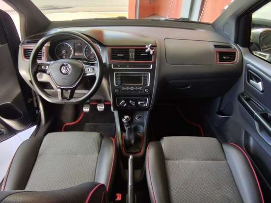 VOLKSWAGEN-FOX-1.6 MI ROCK IN RIO 8V FLEX 4P MANUAL VOLKSWAGEN-FOX-2015
