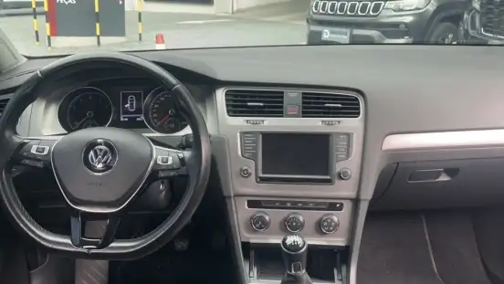 VOLKSWAGEN-GOLF-2017